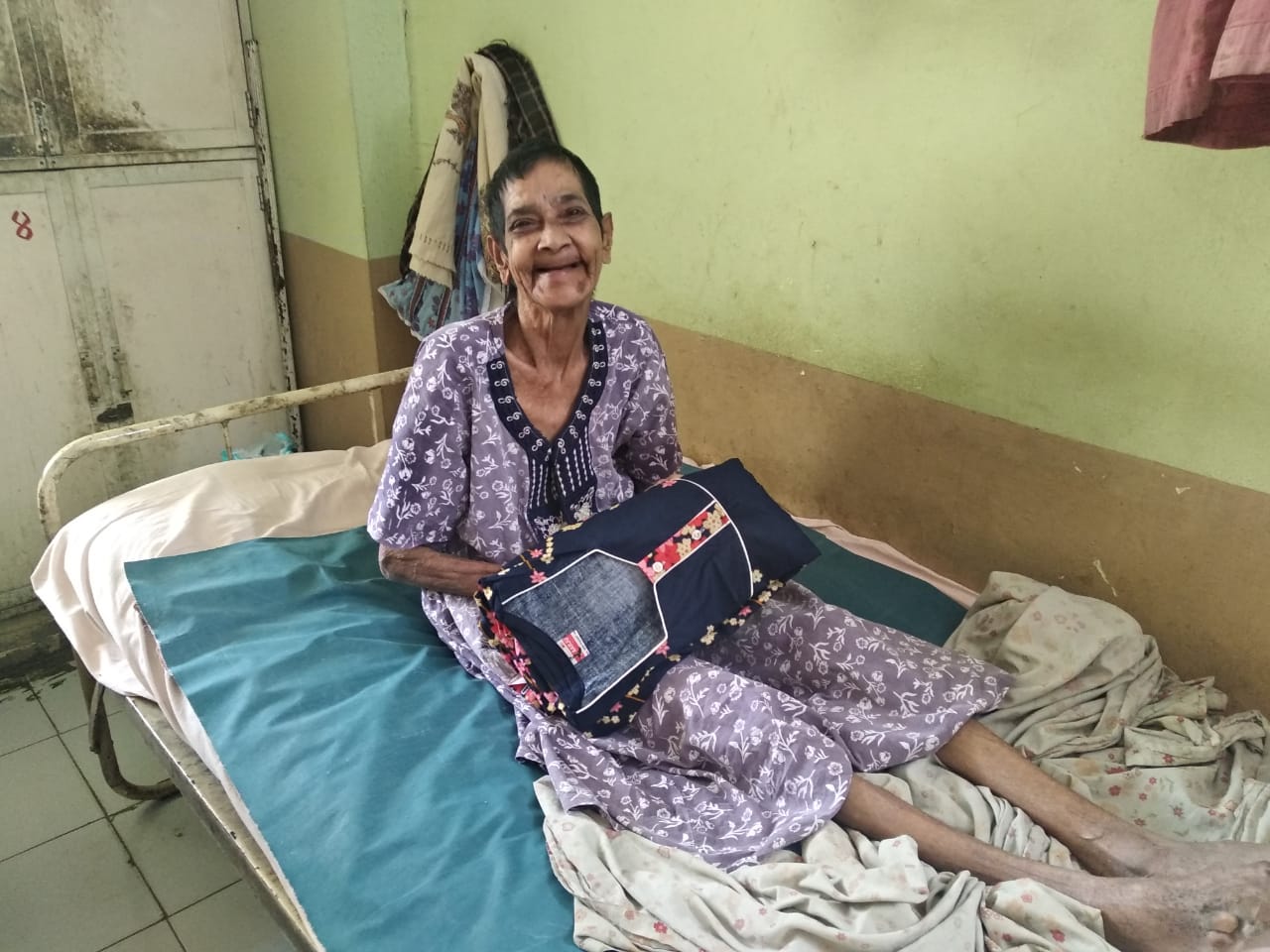 Cloth and Gown Donation - Leprosy Patients - Warora - 2024